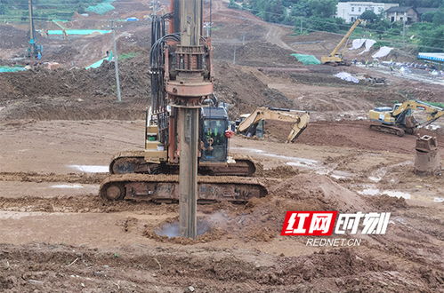 首根桩基顺利浇筑 湘江新区白庭路道路工程项目按下建设 加速键